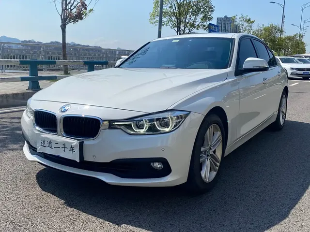 BMW 3 Series 2018 318i