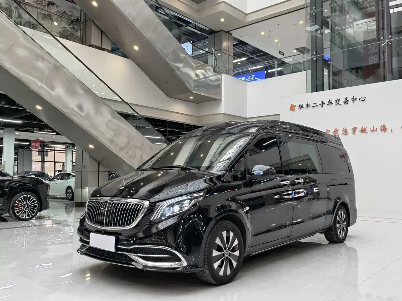 Mercedes-Benz Vito 2023 2.0T Business 7-Seater