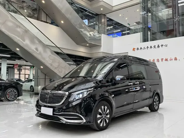 Mercedes-Benz Vito 2023 2.0T Business 7-Seater