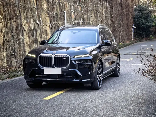 BMW X7 M60i 2023 xDrive M60i