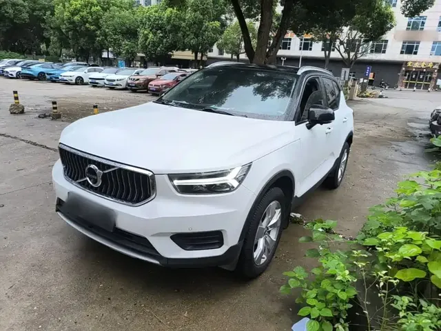 Volvo XC40 2022 Model T4 AWD Smart Drive Fashion Edition