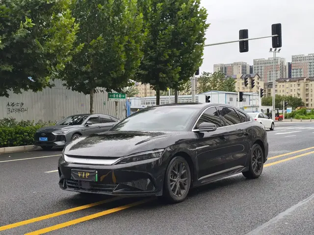 BYD Han 2025 DM-i 125KM Honor
