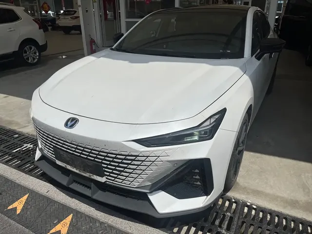 Changan UNI-V 2022 1.5T Premium Model