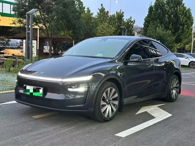 Tesla Model Y 2025 Facelift Long Range All-Wheel Drive