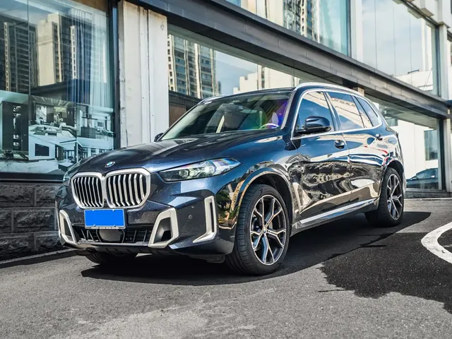 BMW X5 2023 xDrive 30Li Premium M Sport Package
