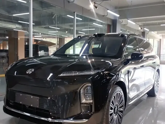 NIO ES8 2025 Model 6-Seat Executive Luxury Edition
