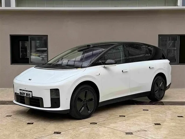 Li Auto Li i8 2025 Standard Edition