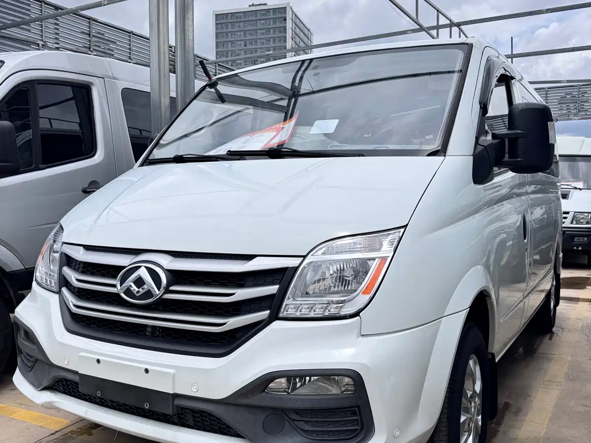 SAIC Maxus Xintu V80 2020 2.0T Manual PLUS Urban Edition Short Wheelbase Ultra-low Roof 7/8/9 Seats