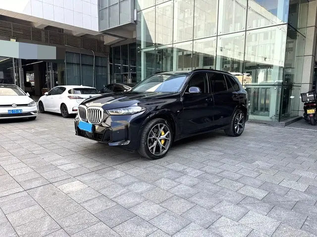BMW X5 2023 xDrive 30Li Premium M Sport Black Night Package