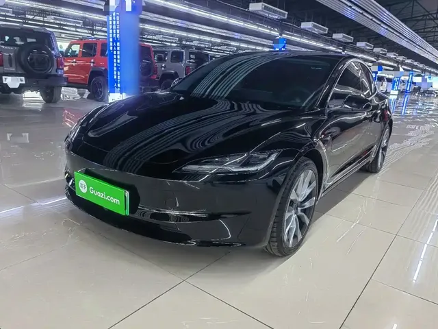 Tesla Model 3 2025 Model Year Facelift Rear-Wheel Drive