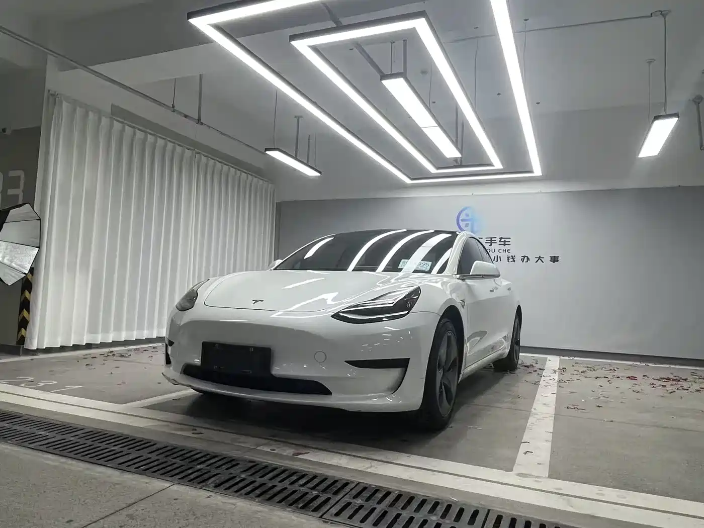 Tesla Model 3 2020 Standard Range Rear-Wheel Drive Upgrade