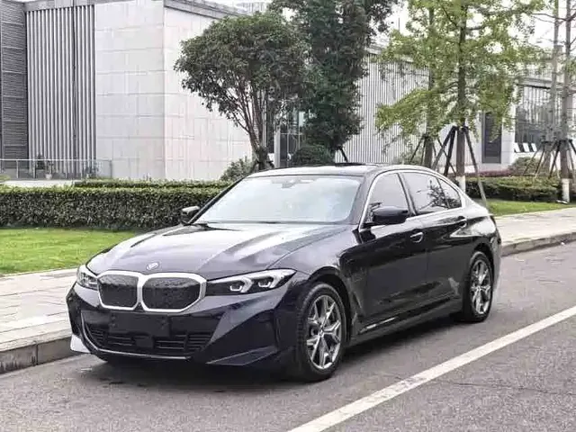 BMW i3 2025 eDrive 35 L