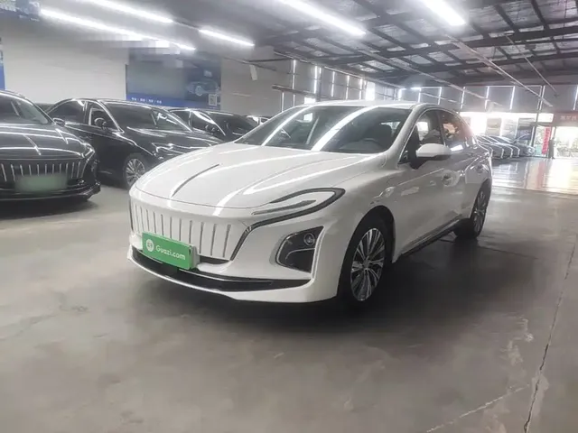 Hongqi E-QM5 2024 Model 450km Travel Edition