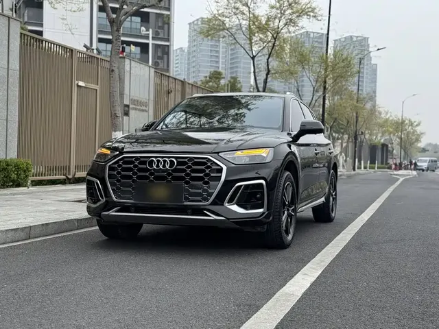 Audi Q5L 2022 40T Fashion Dynamic