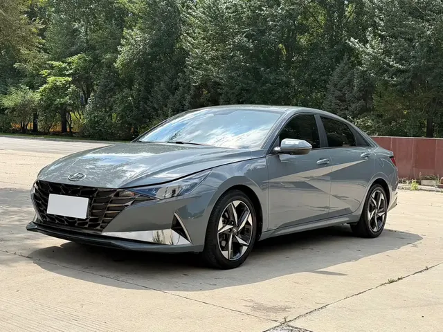 Hyundai Elantra 2022 1.5L CVT LUX Premium Edition