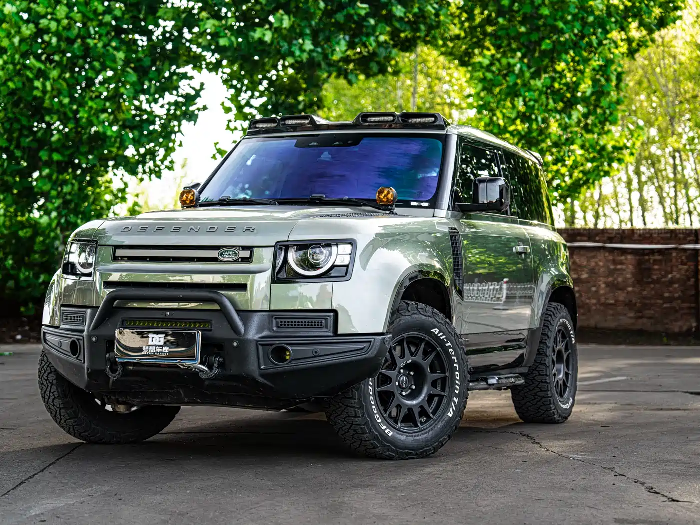 Land Rover Defender 2021 90 P400 Classic Replica Edition