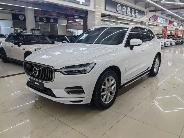 Volvo XC60 2021 T5 AWD Momentum