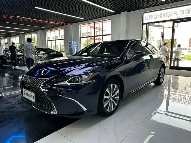 Lexus ES 2020 200 Excellence