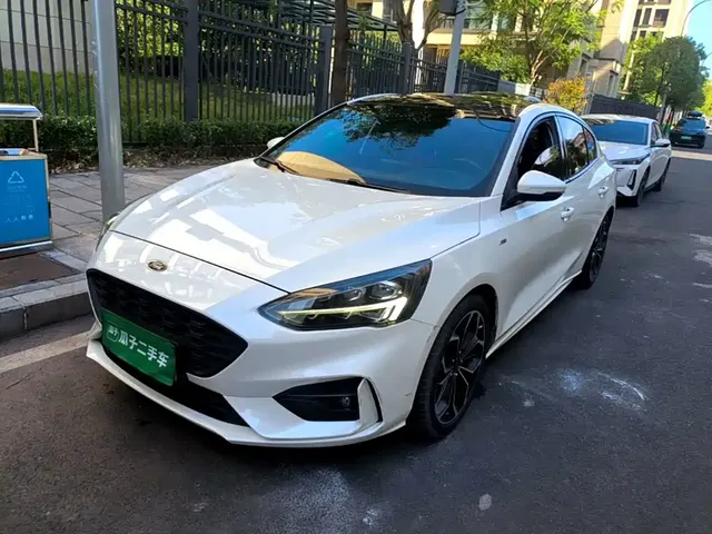Ford Focus 2020 Sedan EcoBoost 180 Automatic ST Line