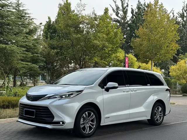 Toyota Sienna 2024 2.5L Hybrid Comfort Edition