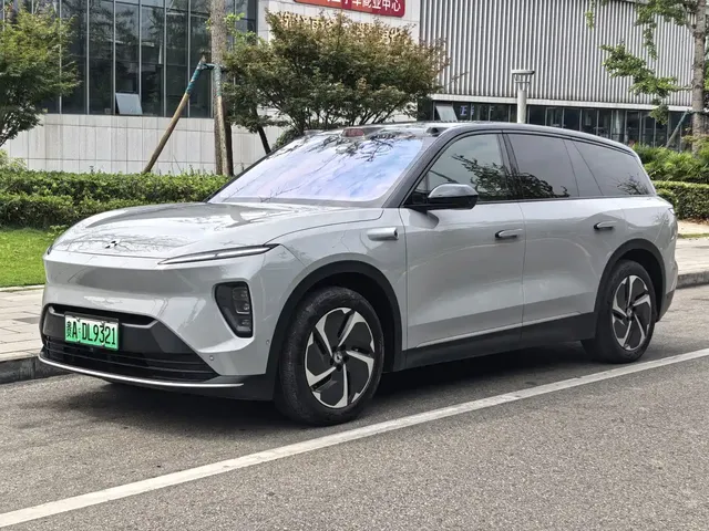 NIO ES8 2023 75kWh Executive Edition