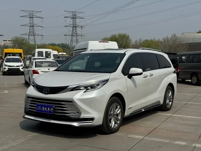 Toyota Sienna 2021 2.5L Hybrid Platinum Edition