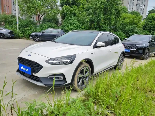Ford Focus 2021 Shooting Brake EcoBoost 180 Auto Hunter