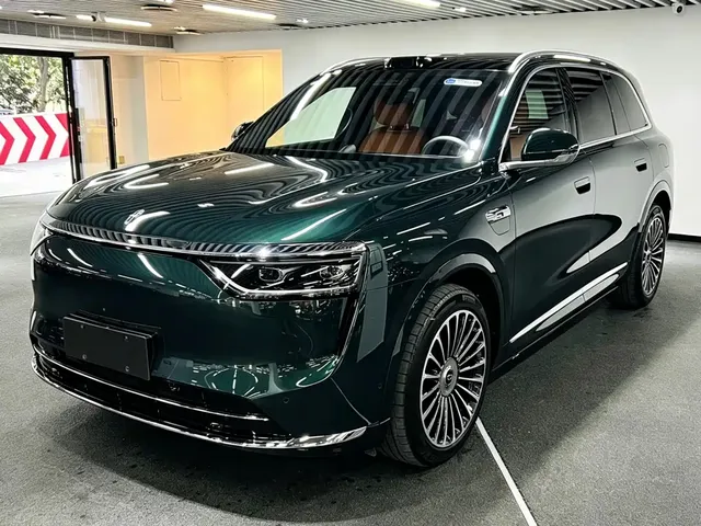 AITO Wenjie AITO M8 2025 Extended Range Ultra 53.4kWh 6-Seater