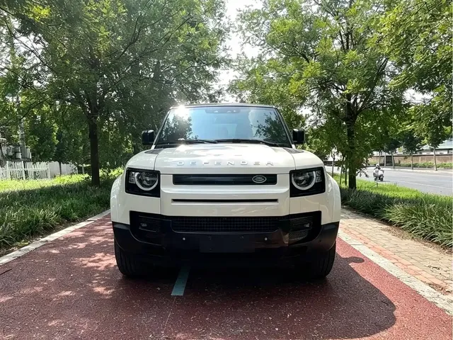Land Rover Defender 2024 90 2.0T P300 S
