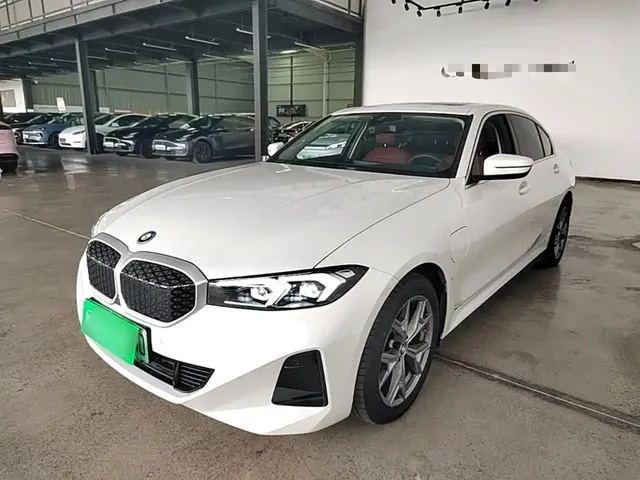 BMW i3 2026 eDrive 35 L