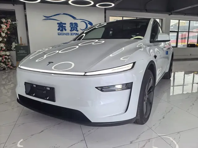 Tesla Model Y 2026 Rear-Wheel Drive