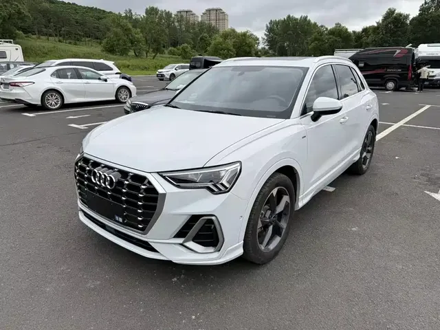 Audi Q3 2023 35 TFSI Fashion Dynamic (1.4T)