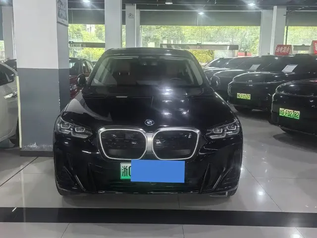 BMW iX3 2024 Leading Edition
