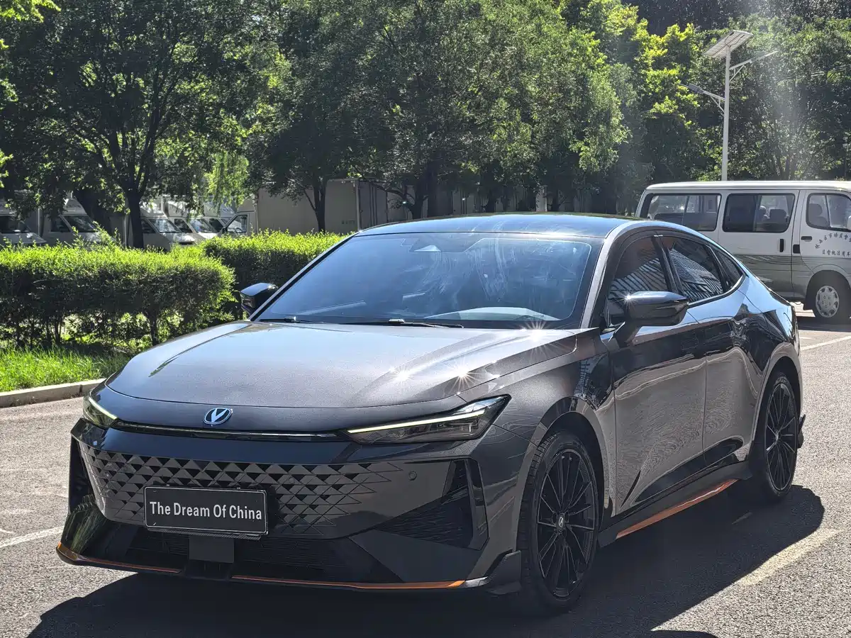 Changan UNI-V 2024 1.5T Smart Pilot