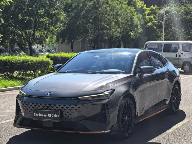 Changan UNI-V 2024 1.5T Smart Pilot