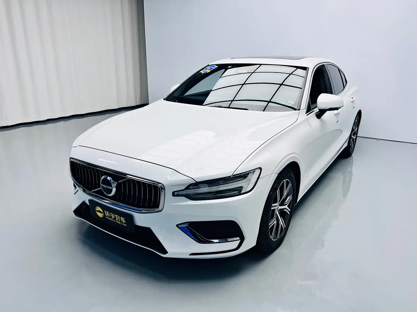 Volvo S60 2023 B4 Smart Comfort Luxury Edition