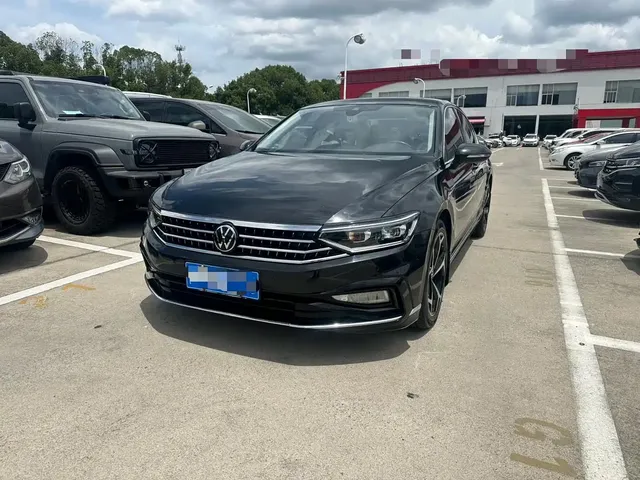 Volkswagen Magotan 2023 Model 2 Million Commemorative Edition 330TSI DSG Luxury