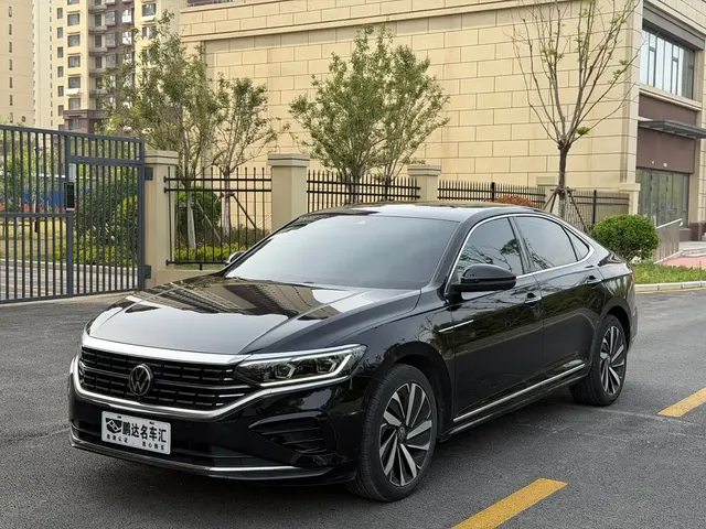 Volkswagen Passat 2023 Facelift 330TSI Luxury Edition