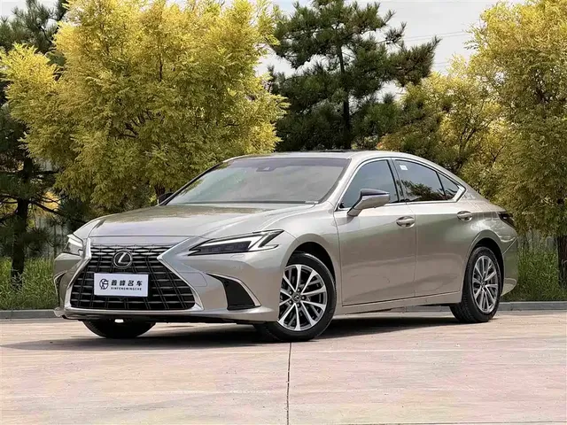 Lexus ES 2025 200 Ultimate Edition