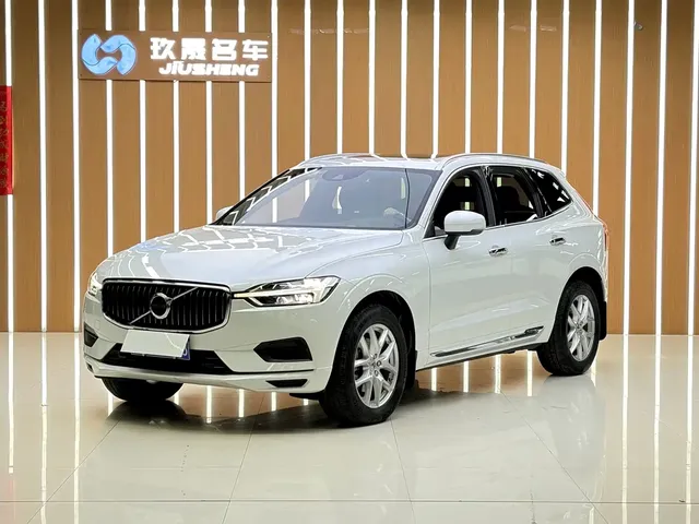 Volvo XC60 2018 T5 AWD Momentum Edition