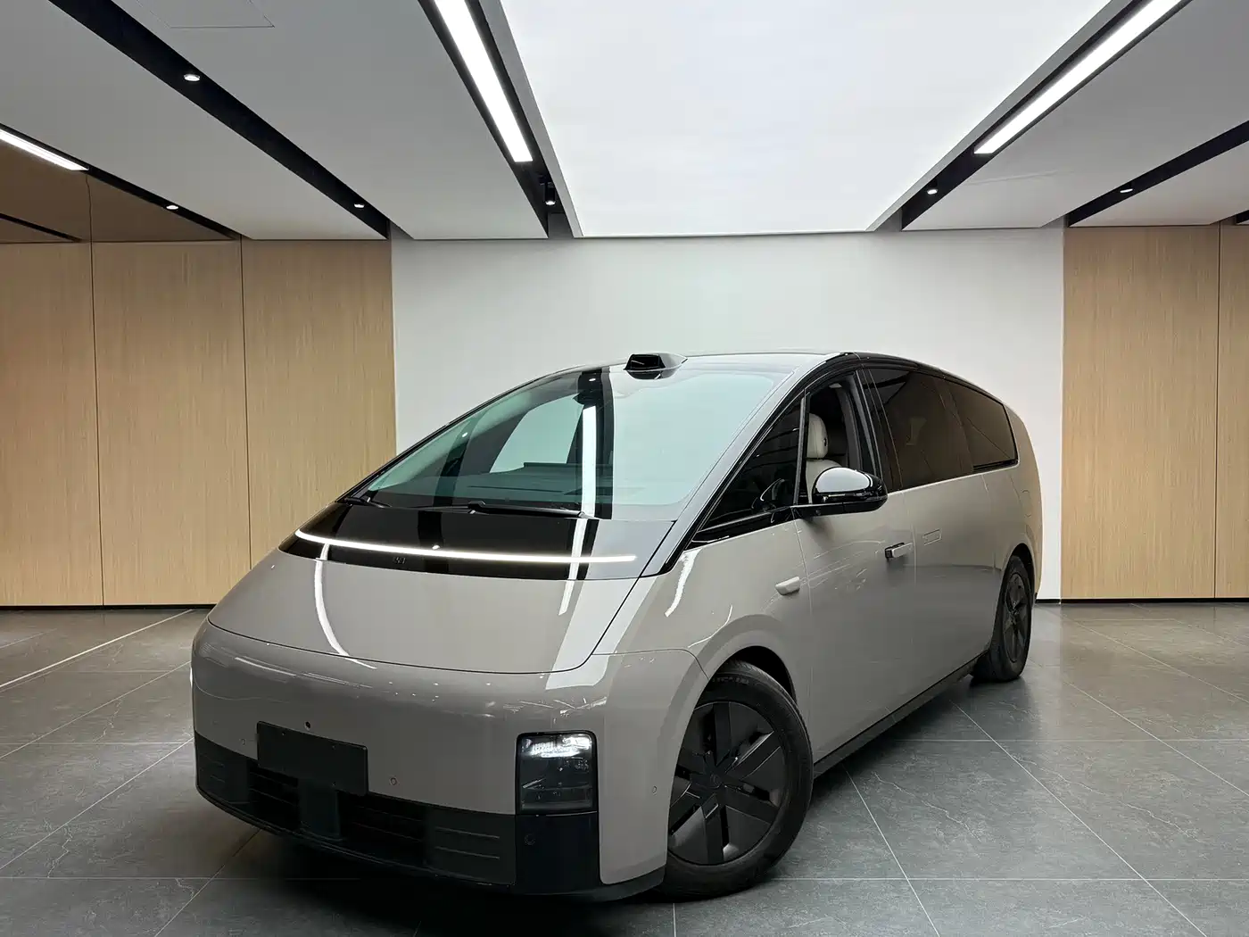 Li Auto MEGA 2024 Ultra