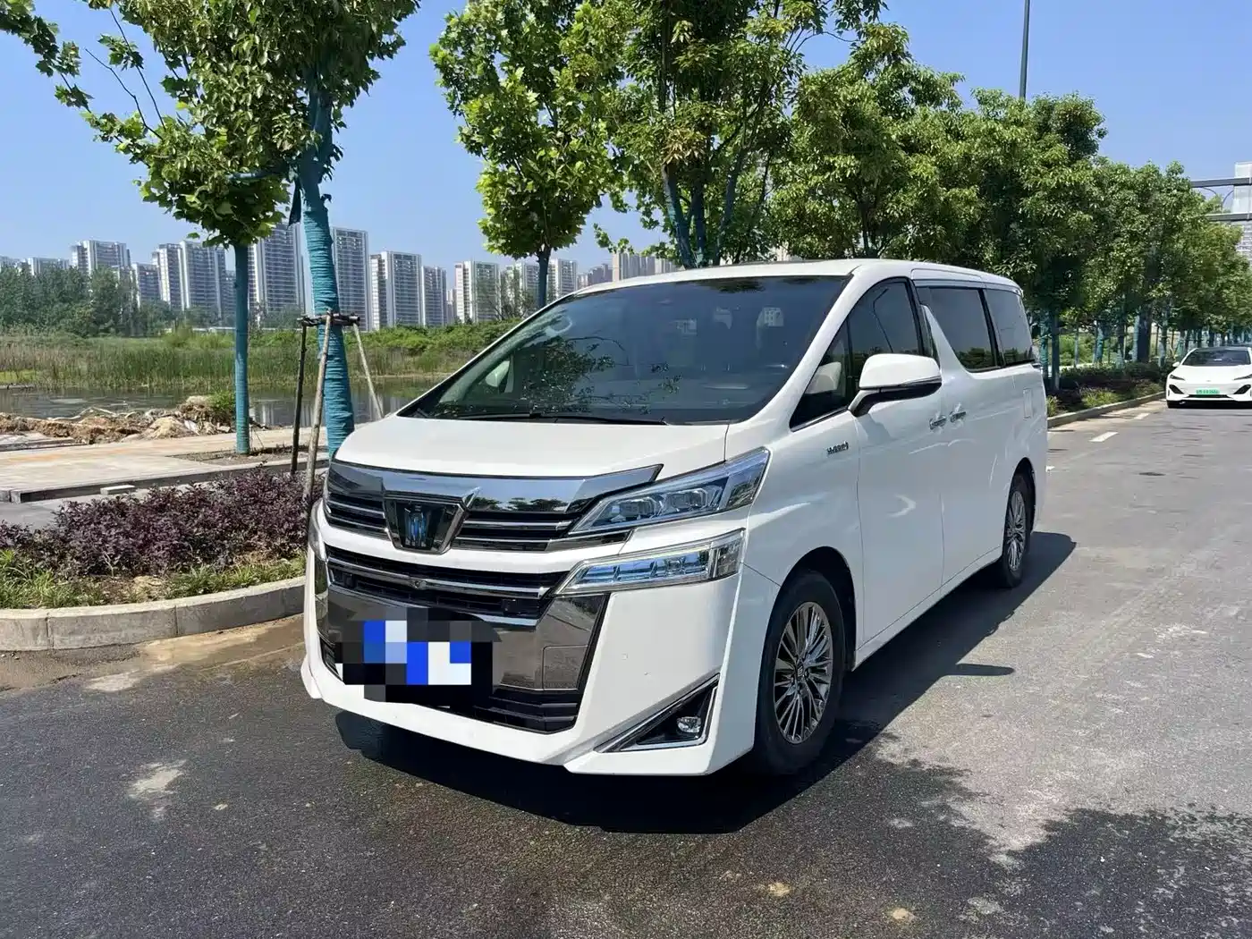 Toyota Vellfire 2021 Crown Hybrid 2.5L HV Luxury Edition