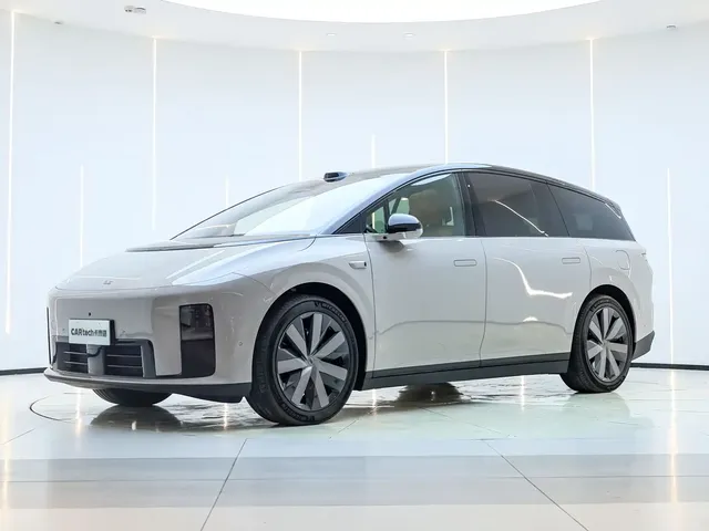 Li Auto Li i8 2025 Standard Edition