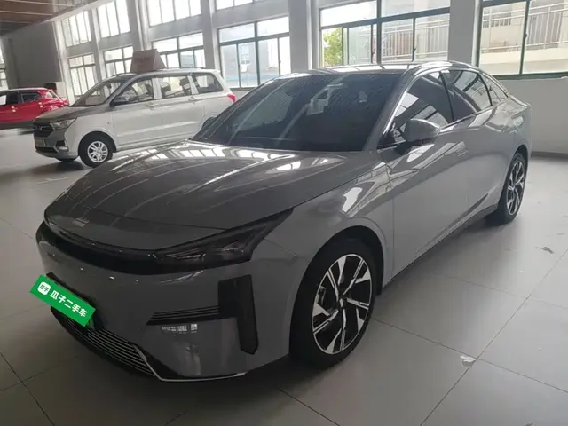 Geely Galaxy L6 2023 125km Starship