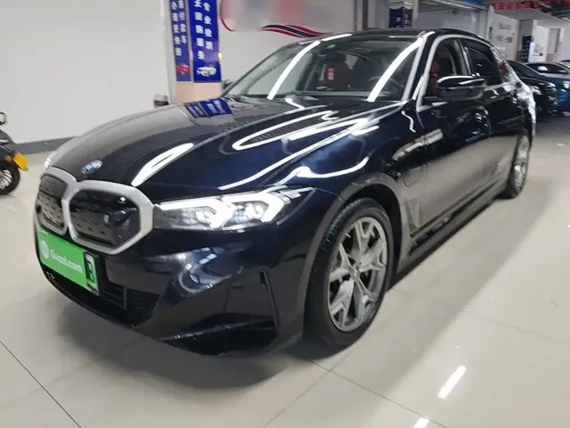 BMW i3 2023 eDrive 40 L Shadowline Package