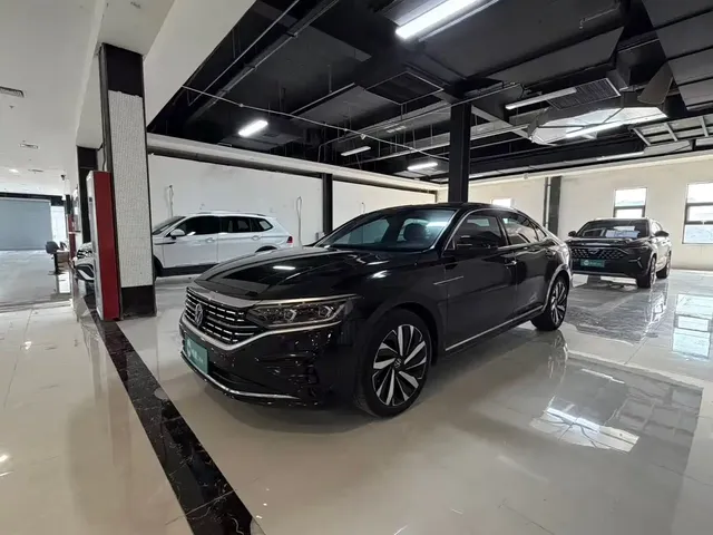 Volkswagen Passat 2023 330TSI Luxury Edition
