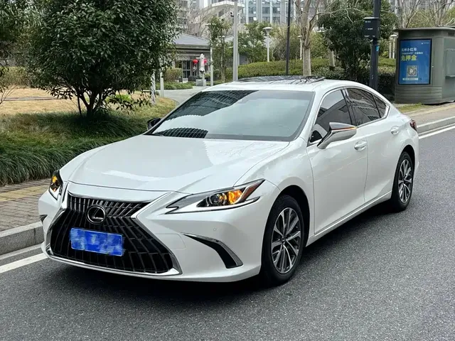 Lexus ES 2024 200 Premium Edition