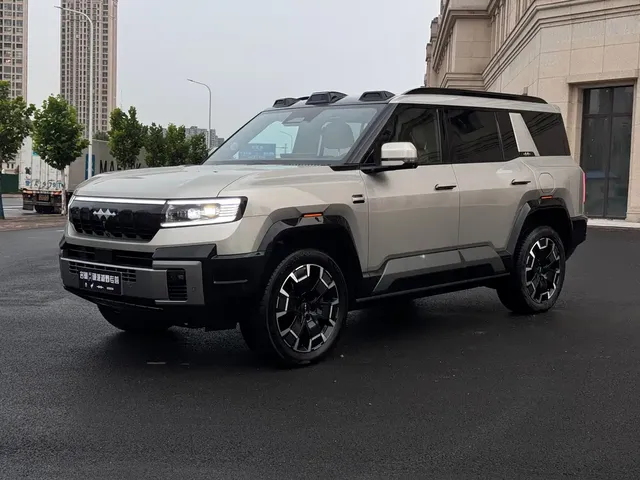 Fang Cheng Bao Leopard 8 2025 Zhiyong Flagship 7-Seater