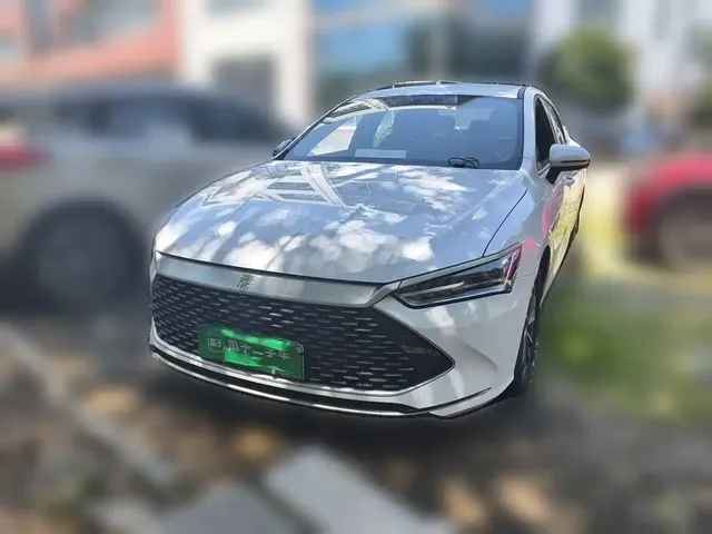 BYD Qin PLUS 2024 Glory Edition DM-i 55KM Leading