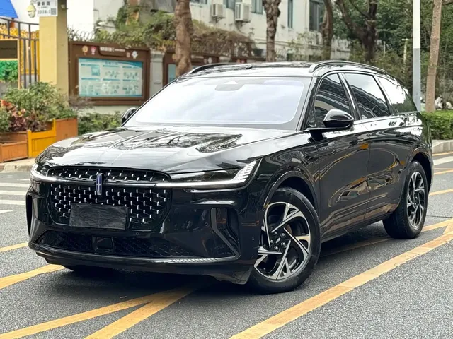 Lincoln Nautilus 2023 2.0T 4WD Premium Hybrid Edition